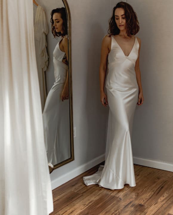 Bride in wedding dress - Wildbride (2)
