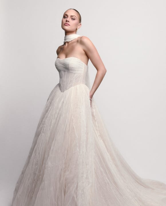Bride in wedding dress - Wildbride (3)
